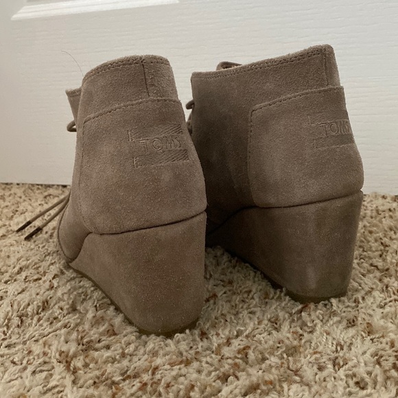 TOMS taupe brown suede wedge booties - Picture 2 of 6